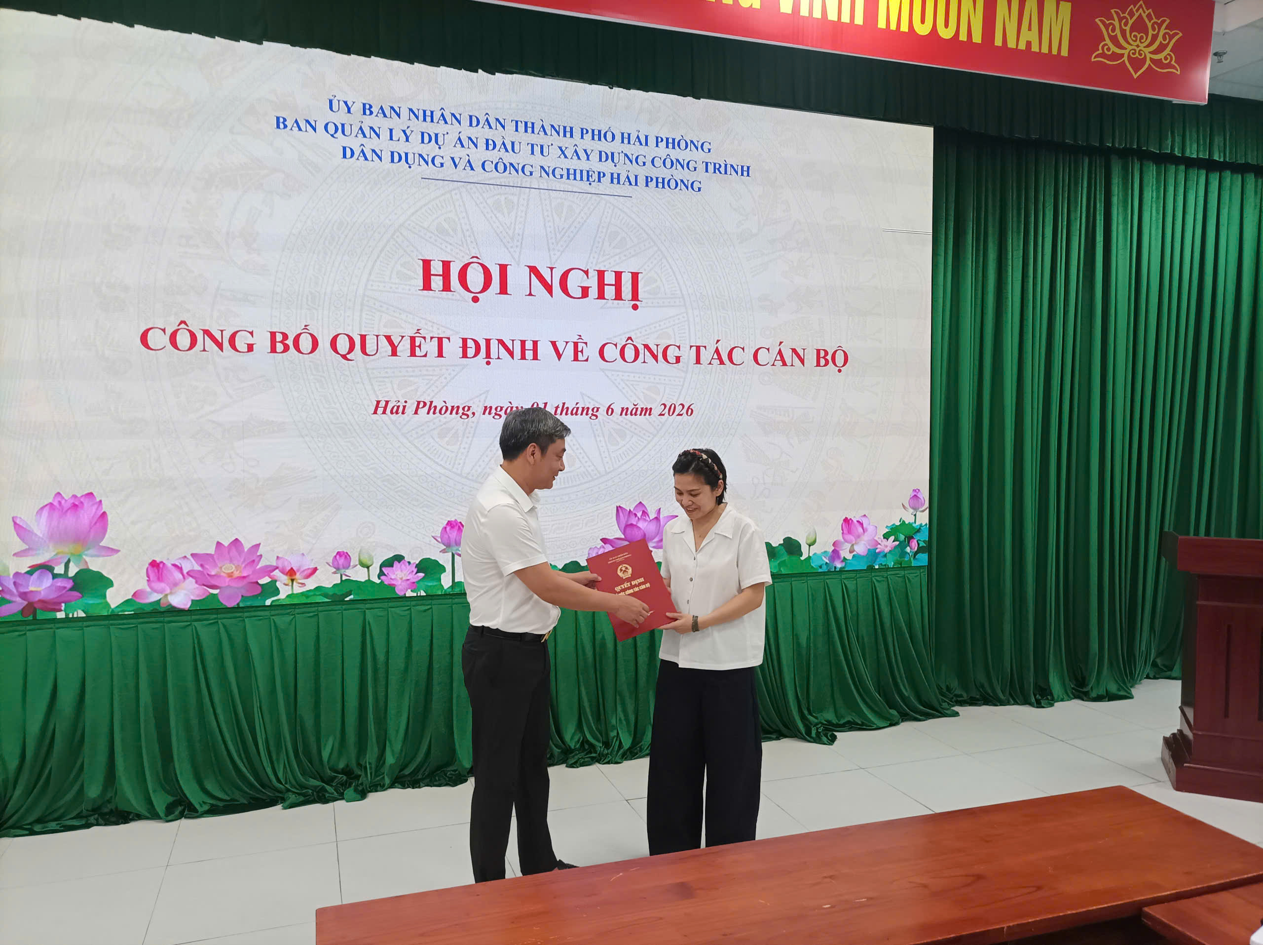 Công bố Quyết định về công tác cán bộ tại Ban Quản lý dự án đầu tư xây dựng công trình dân dụng và công nghiệp Hải Phòng