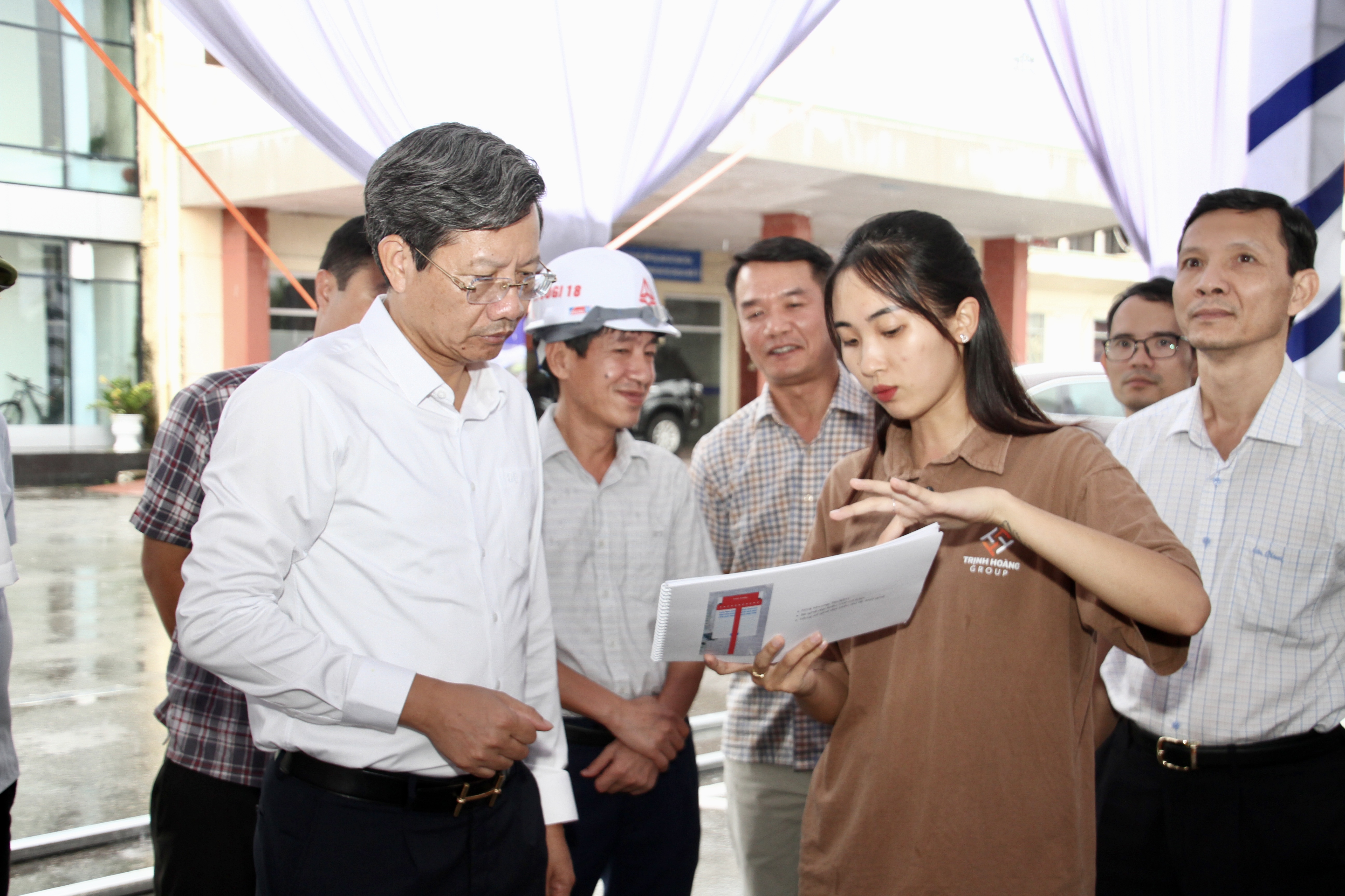 Phó Chủ tịch Thường trực UBND thành phố Lê Anh Quân kiểm tra công tác chuẩn bị Lễ khởi công, khánh thành các công trình chào mừng Kỷ niệm 80 năm Quốc khánh 2/9