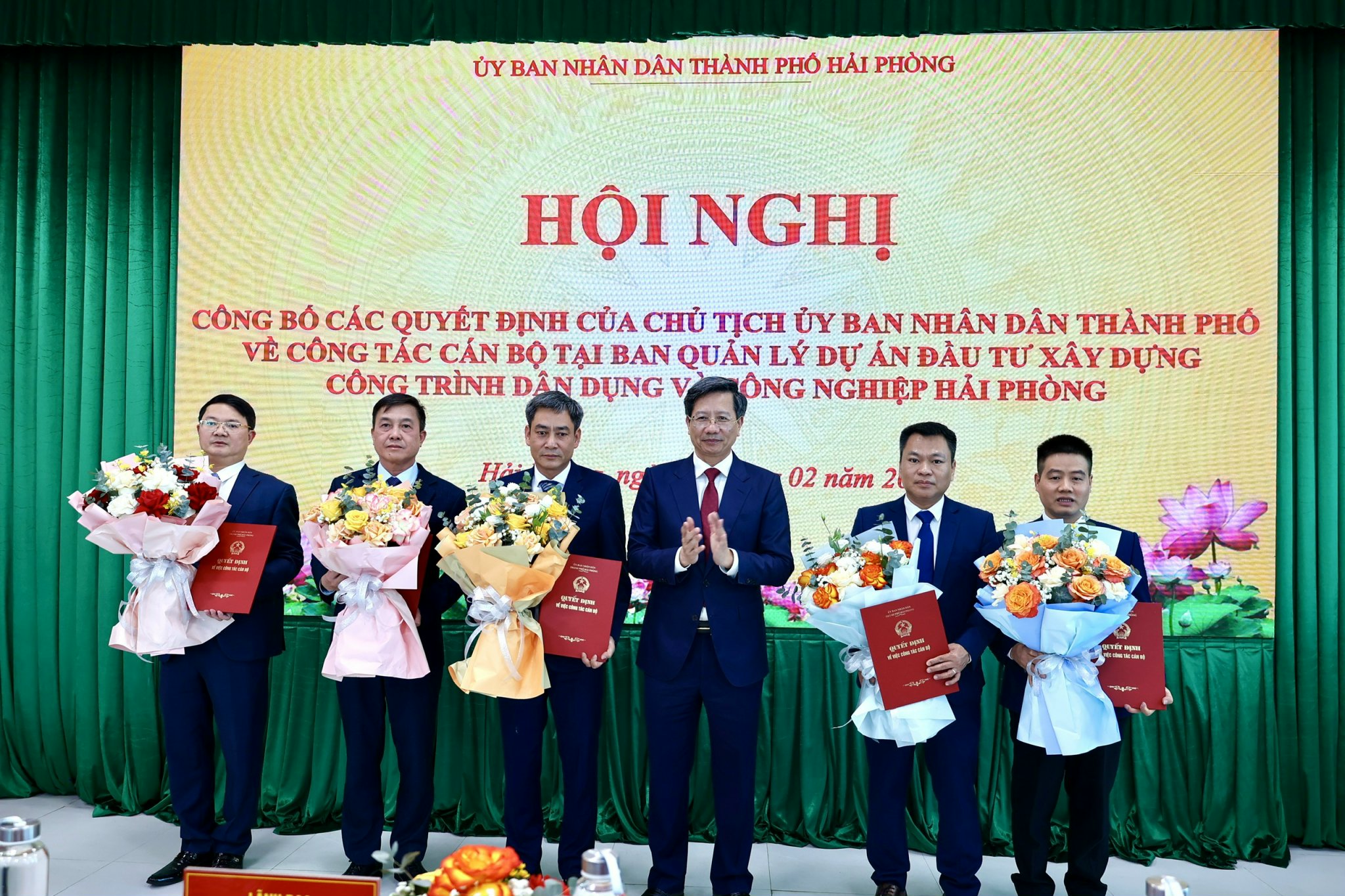 Công bố các Quyết định về công tác cán bộ tại các Ban Quản lý dự án đầu tư xây dựng của thành phố
