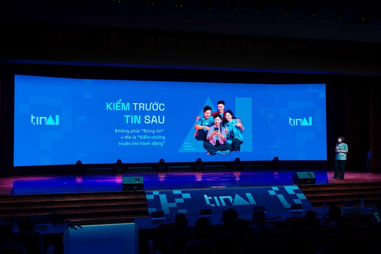 Khởi động 'Chiến dịch TinAI?' và ra mắt bản tin 'Thật giả - Kiểm chứng'